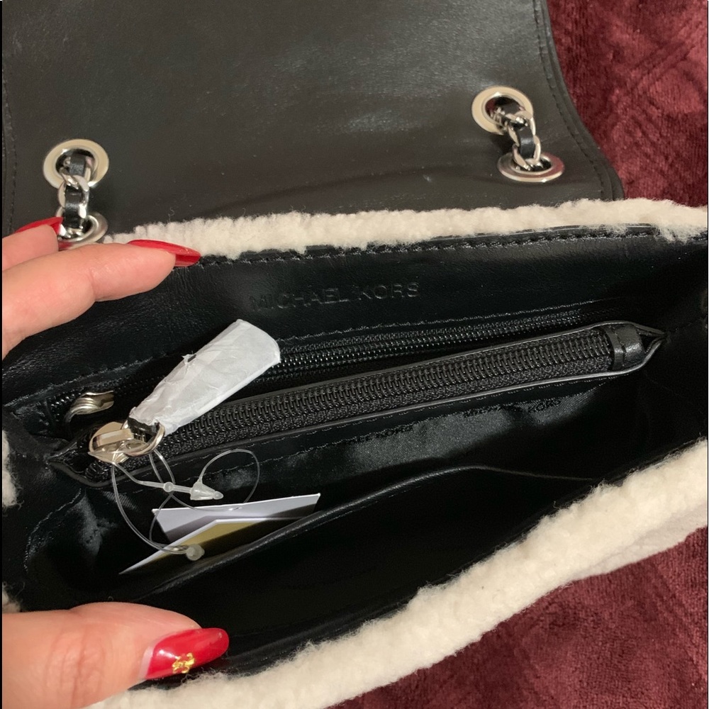 Like New MK Michael Kors small Sloan bag - Picture 2 of 6